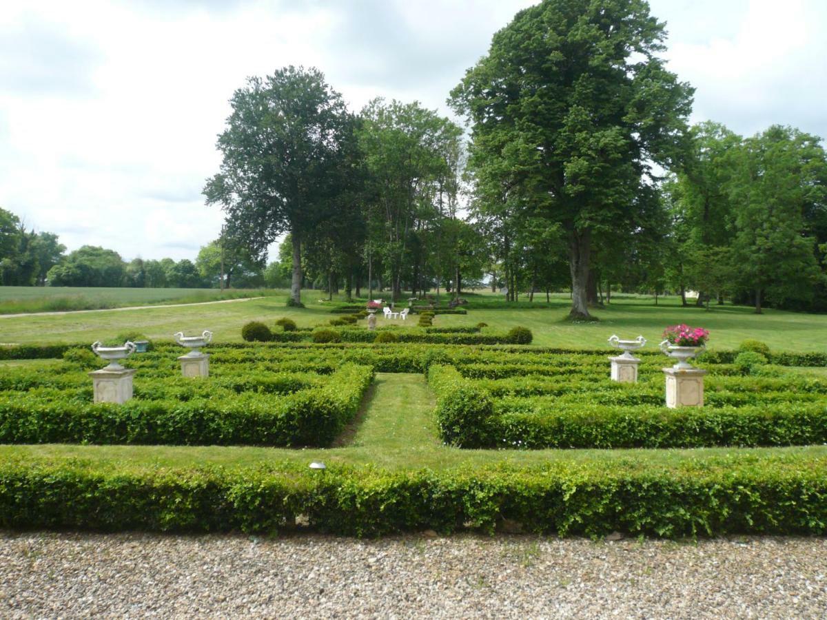 LOGIS du Château du Bois Doucet Bignoux Extérieur photo