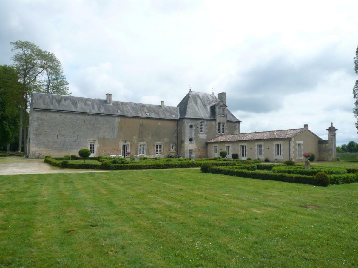 LOGIS du Château du Bois Doucet Bignoux Extérieur photo