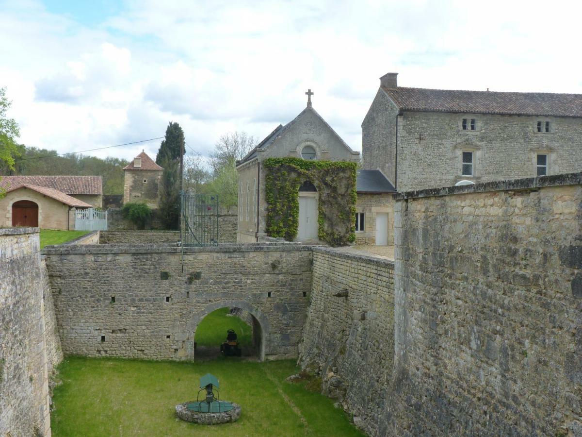 LOGIS du Château du Bois Doucet Bignoux Extérieur photo