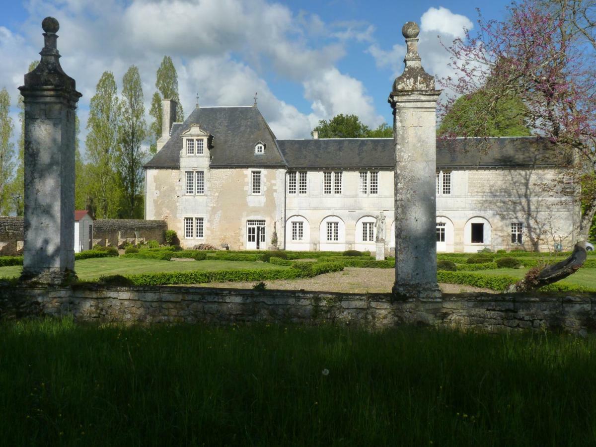 LOGIS du Château du Bois Doucet Bignoux Extérieur photo