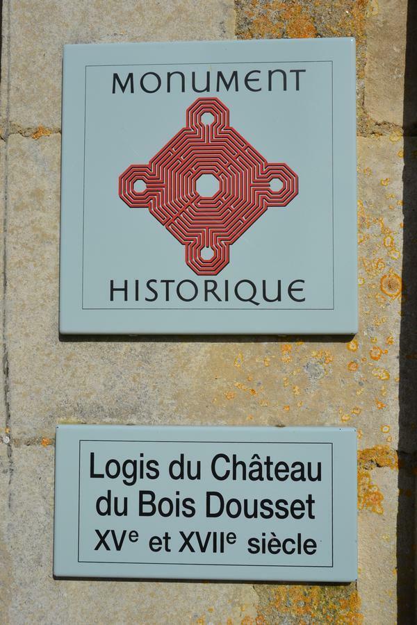 LOGIS du Château du Bois Doucet Bignoux Extérieur photo